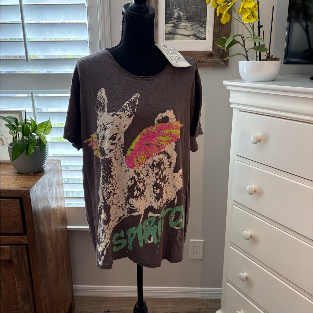 Magnolia Pearl NWT Spiritos T
2532 in Ozzy, OSFM